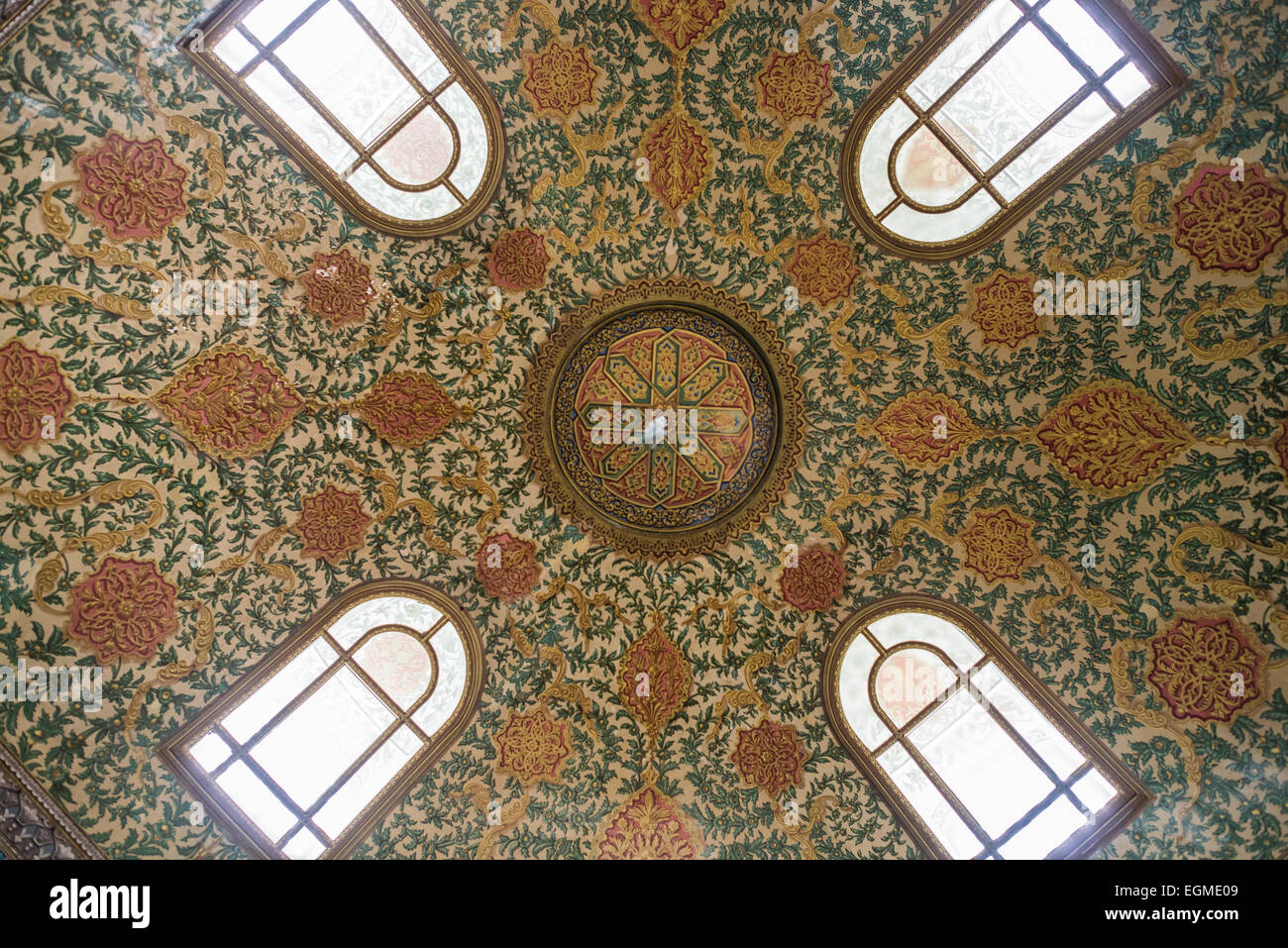 ISTANBUL, Turkey / Türkiye — The Revan Kiosk at Topkapi Palace, Istanbul. Built in 1635-36 to commemorate Sultan Murad IV's Revan Campaign victory, this ornate pavilion, also known as Sari Odasi (Chamber of Turbans), features exquisite 17th-century colored marble decorations and tiles, once housing the sultans' ceremonial turbans. Stock Photo