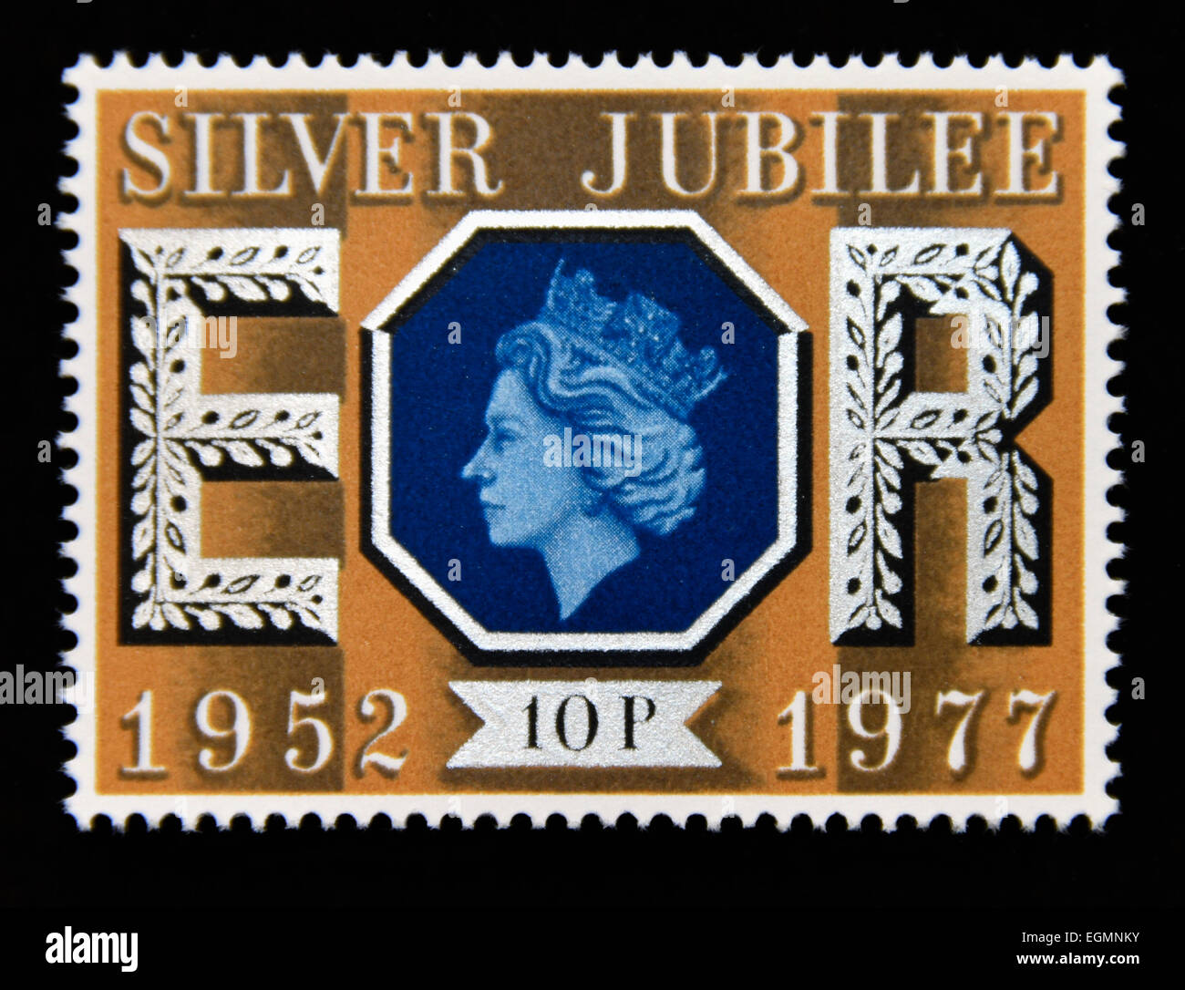 Postage stamp. Great Britain. Queen Elizabeth II. 1977. Silver Jubillee 1952-1977. 10p. Stock Photo