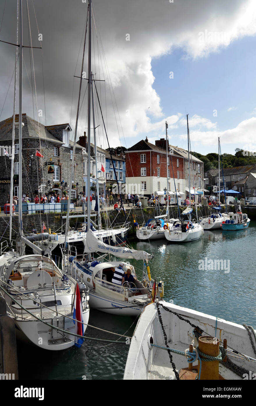 padstow harbour cornwall england Stock Photo Alamy