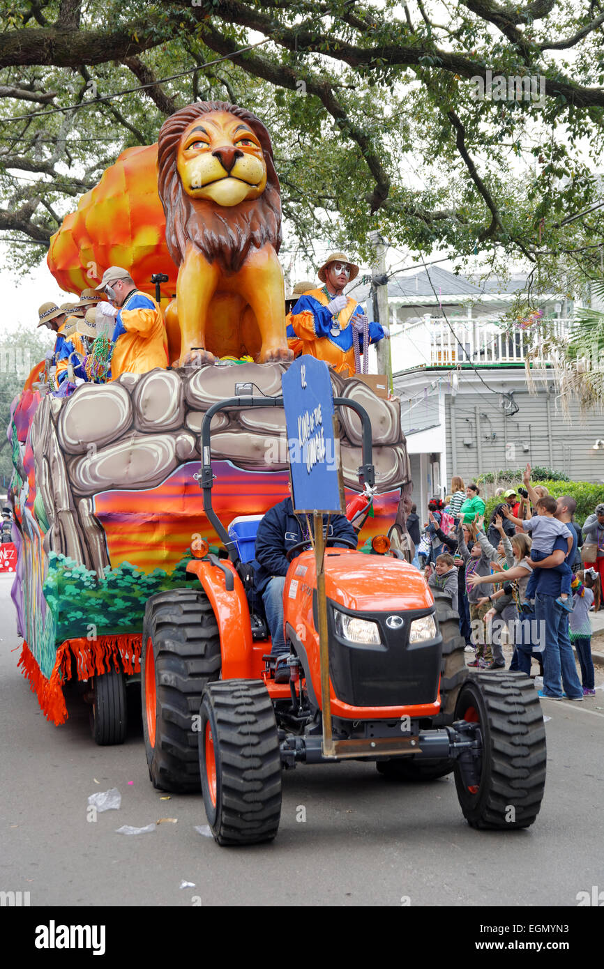 Catching mardi gras beads hires stock photography and images Alamy