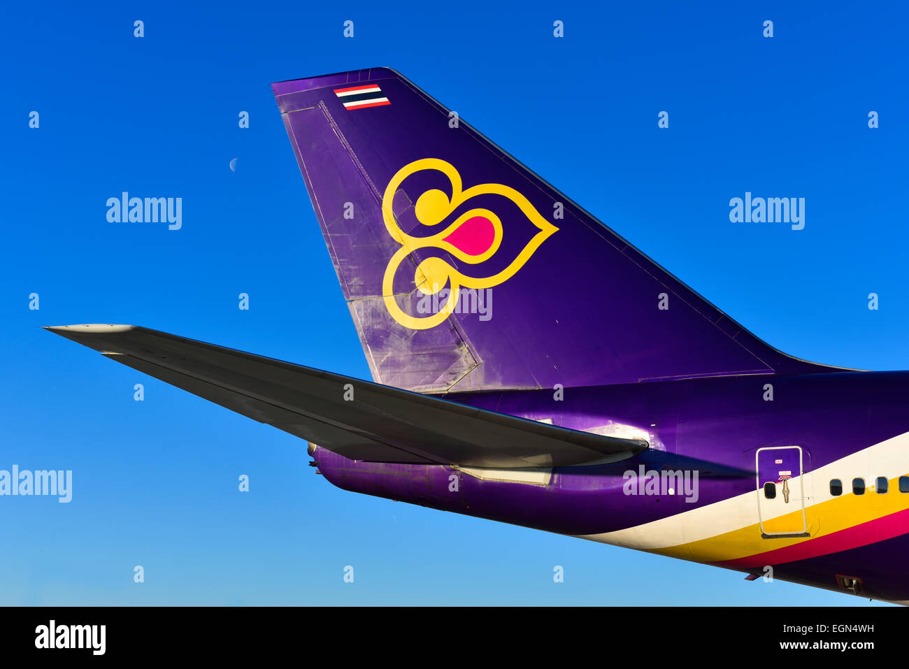 thai airways, airbus, A 340, aircraft, airplane, plane, wing, winglet, horizontal stabilizer, Stock Photo