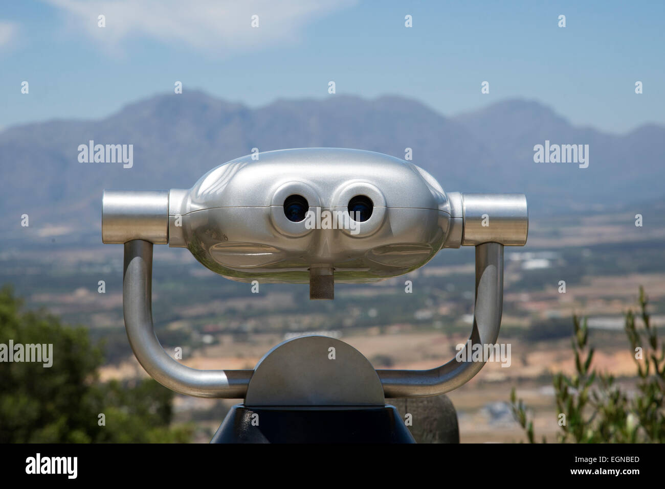 Binoculars machine hi-res stock photography and images - Alamy