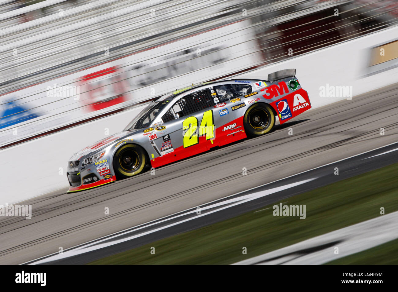 Hampton, GA, USA. 27th Feb, 2015. Jeff Gordon (24) takes to the track to practices for the QuikTrip Folds of Honor 500 at Atlanta Motor Speedway in Hampton, GA. Credit:  csm/Alamy Live News Stock Photo