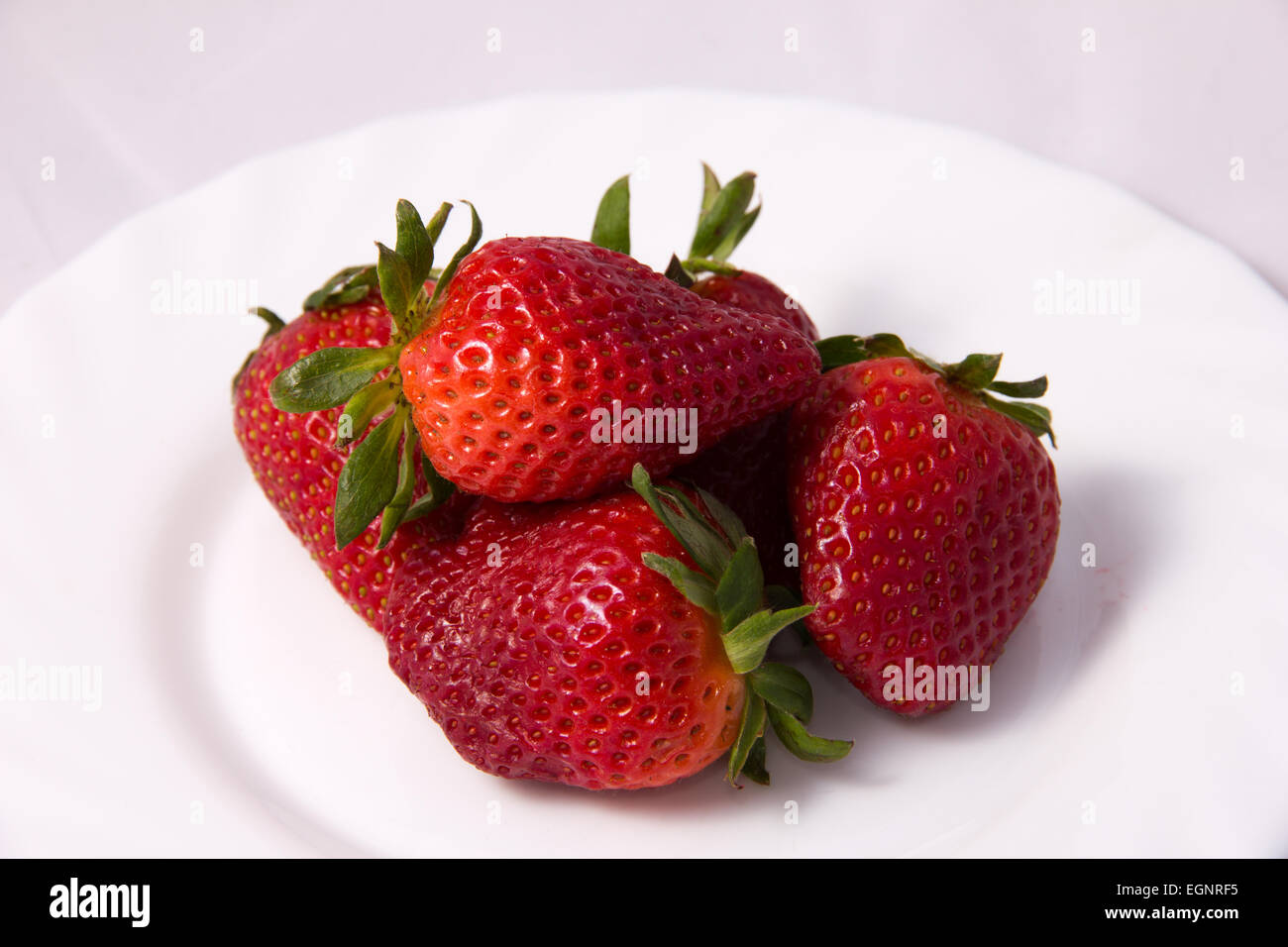 Strawberries ripe hi-res stock photography and images - Alamy