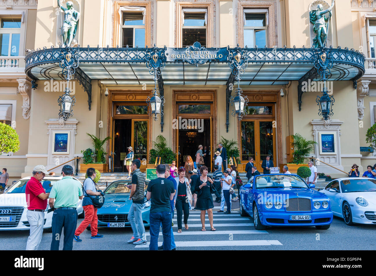MONTE CARLO, MONACO OCTOBER 3, 2014 Busy entrance to Monte Carlo