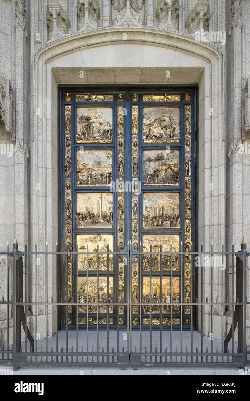 Grace Cathedral (Ghiberti doors and labyrinth) photo 1
