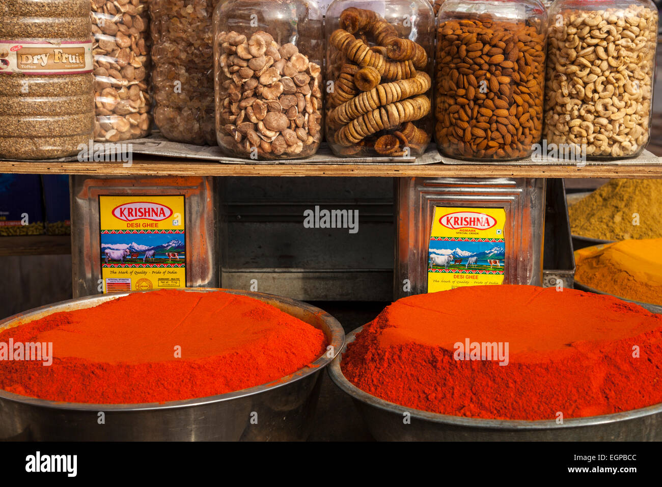 Spices at a market stall in Jodhpur, Rajasthan, India Stock Photo
