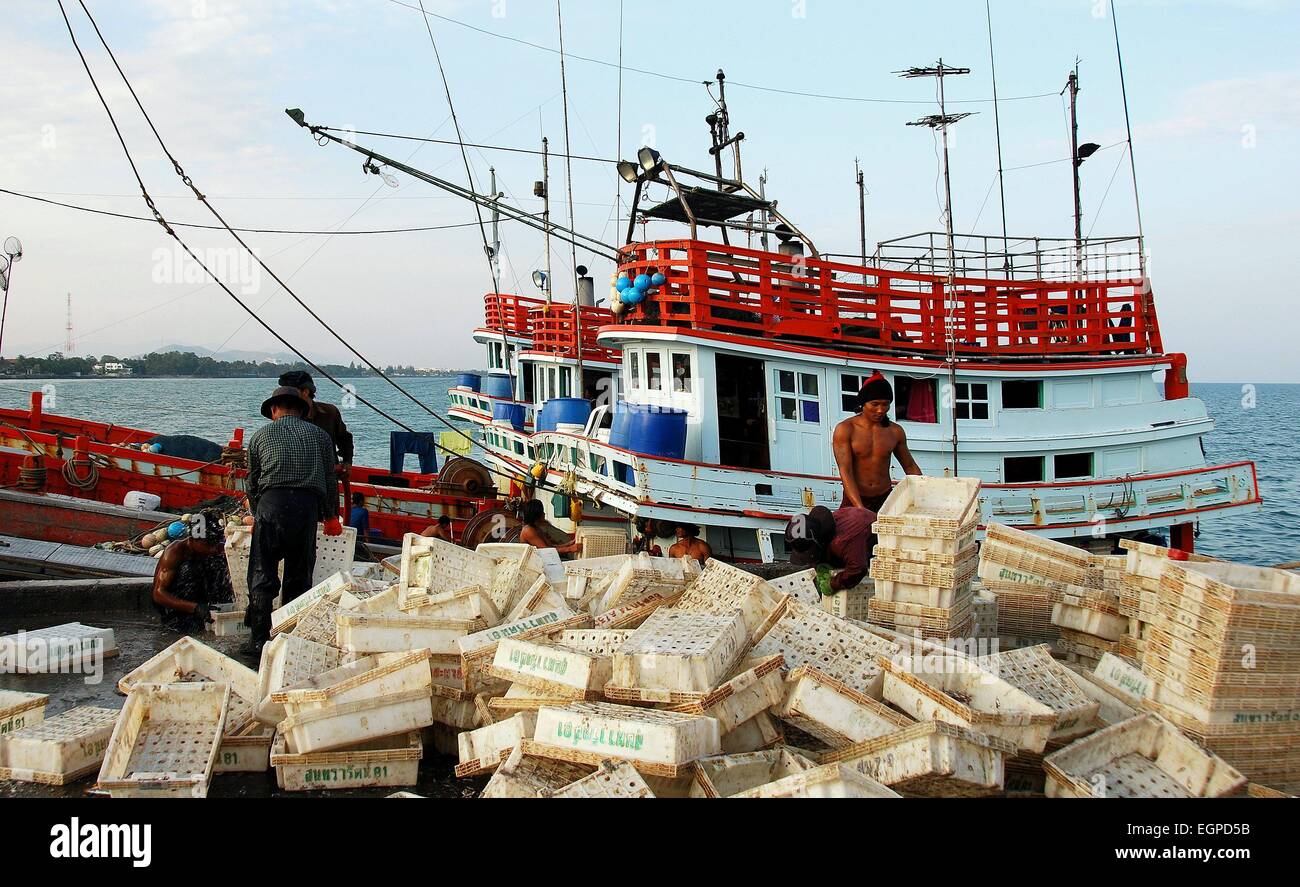 Hua hin thailand thai fishermen hi-res stock photography and images - Alamy