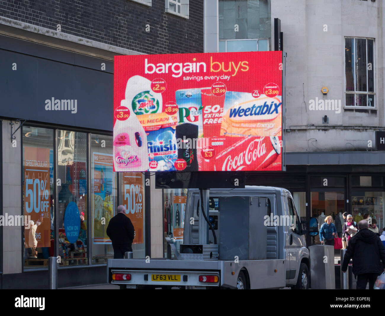 Advertising Vehicle High Resolution Stock Photography And Images Alamy Advertising Vehicle High Resolution Stock Photography And Images Alamy