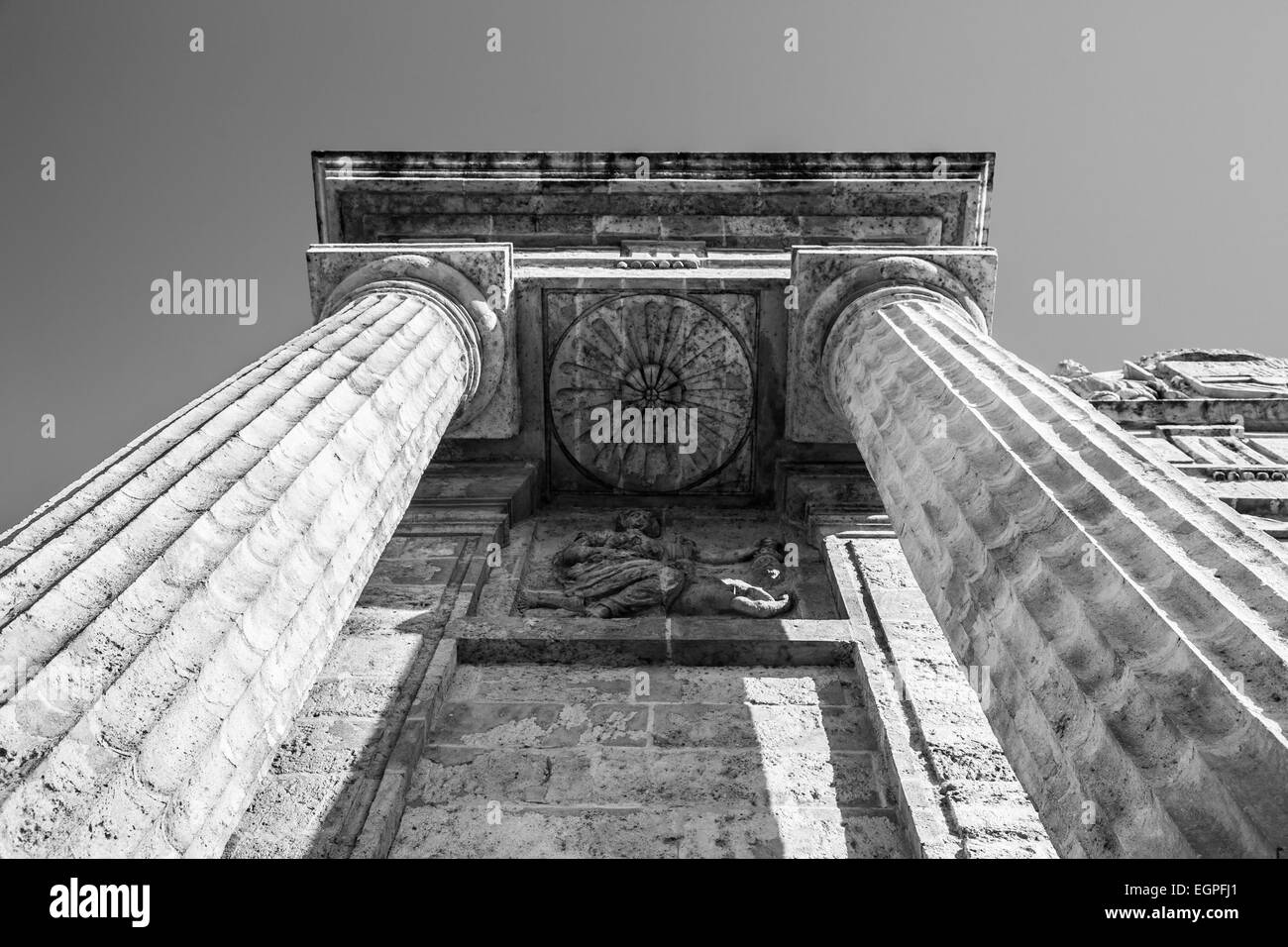 Detail in prospective of Roman columns, Italy Stock Photo - Alamy