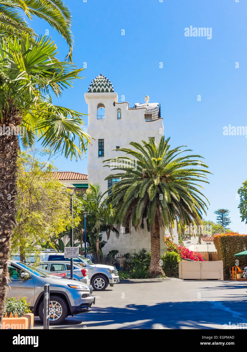 The Ablitt House is a 5story, 20 foot by 20 foot wide house in old