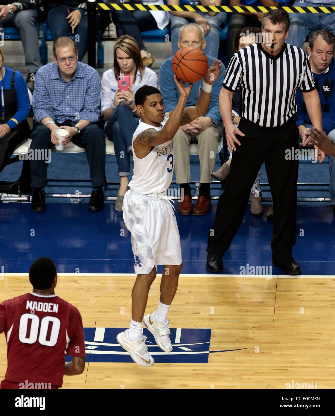 Lexington, KY, USA. 28th Feb, 2015. Kentucky Wildcats guard Tyler Ulis (3) hit a 3-pointer as the University of Kentucky played the University of Arkansas in Rupp Arena in Lexington, Ky., Saturday February 28, 2015. This is first half action. Photo by Charles Bertram | Staff © Lexington Herald-Leader/ZUMA Wire/Alamy Live News Stock Photo