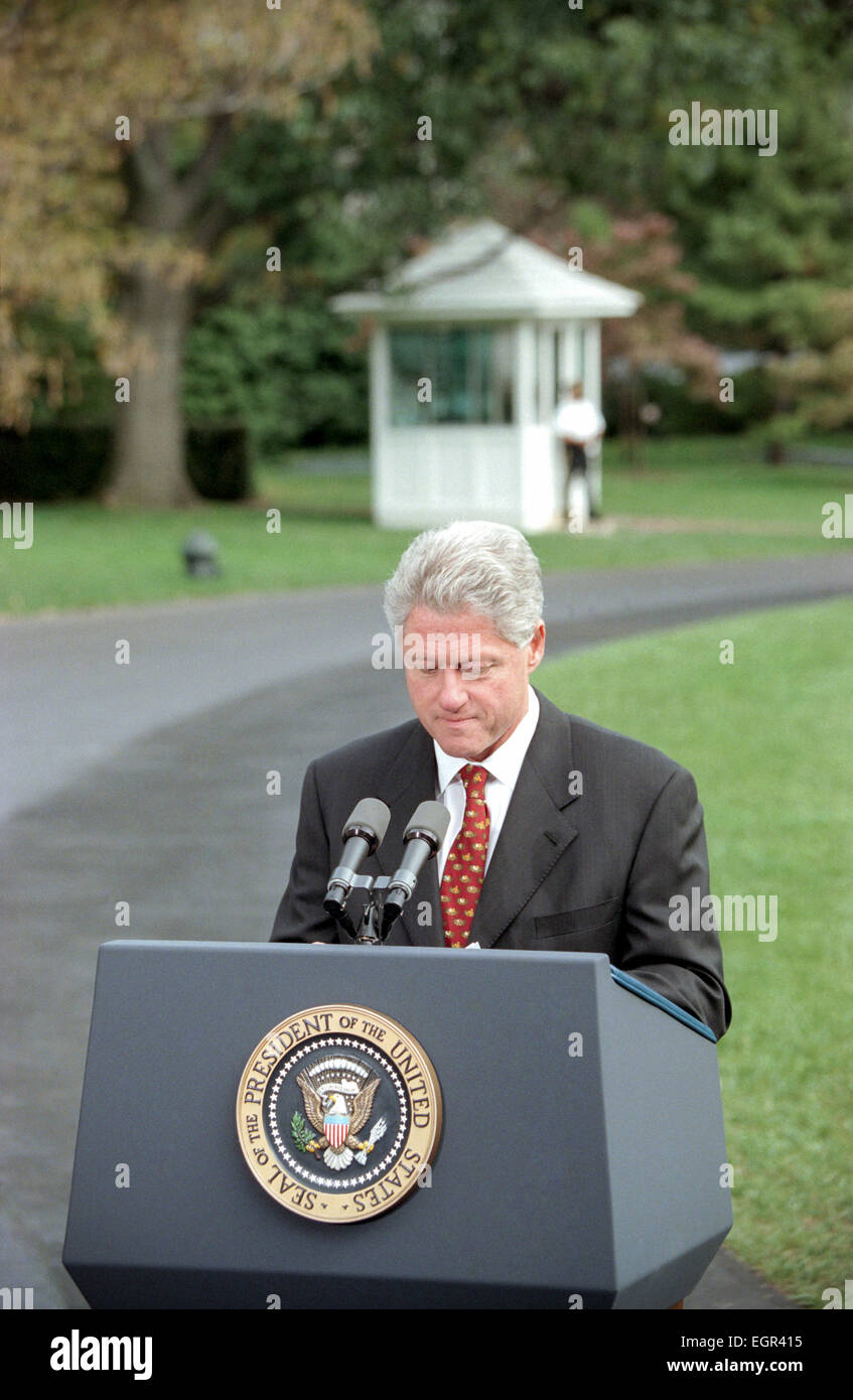 US President Bill Clinton makes a statement urging the passage of the Hate Crimes Prevention Act following the brutal murder of Matthew Shepard prior to departing the White House for a trip to New York City October 12, 1998 in Washington, DC. Stock Photo