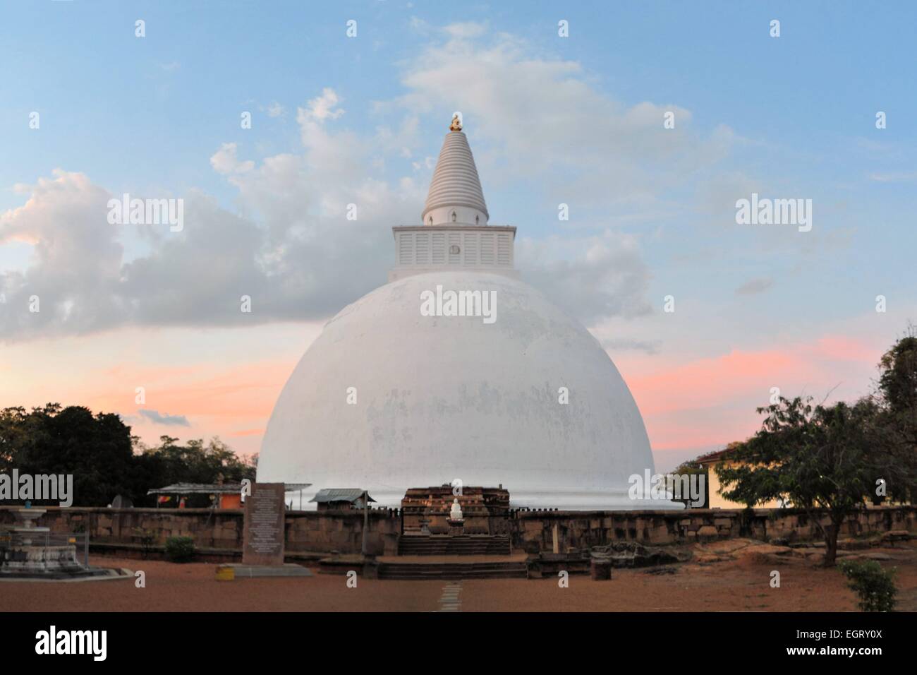 Mirisavatiya Dagoba Stupa, Anuradhapura, Sri Lanka Stock Photo