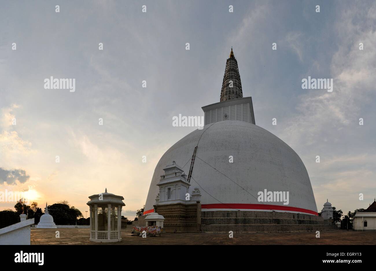 Mirisavatiya Dagoba Stupa, Anuradhapura, Sri Lanka Stock Photo