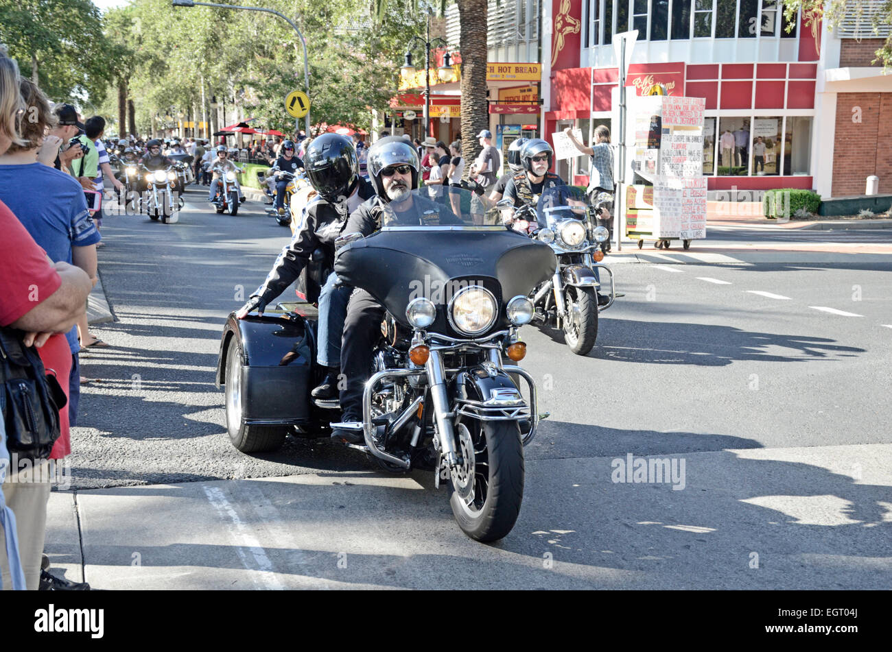 HarleyDavidson Australian National Rally 'Thunder Run' down Peel Street Tamworth. Sunday 1st HarleyDavidson Australian National Rally 'Thunder Run' down Peel Street Tamworth. Sunday 1st