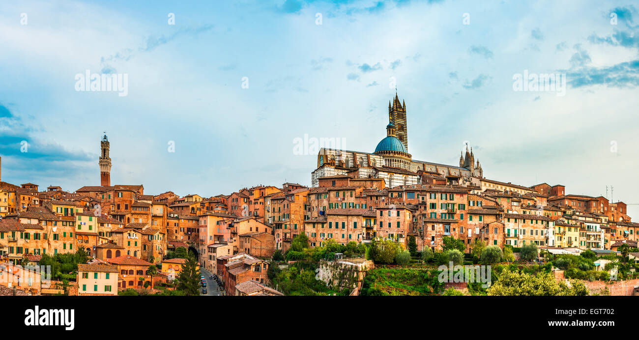 Historic centre with the cathedral Cattedrale di Santa Maria Assunta, and Torre del Mangia, Siena, Tuscany, Italy Stock Photo