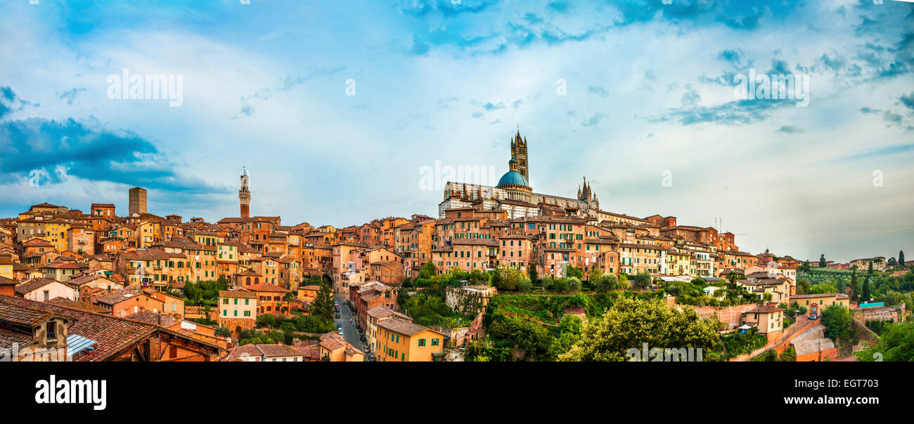 Historic centre with the cathedral Cattedrale di Santa Maria Assunta, and Torre del Mangia, Siena, Tuscany, Italy Stock Photo