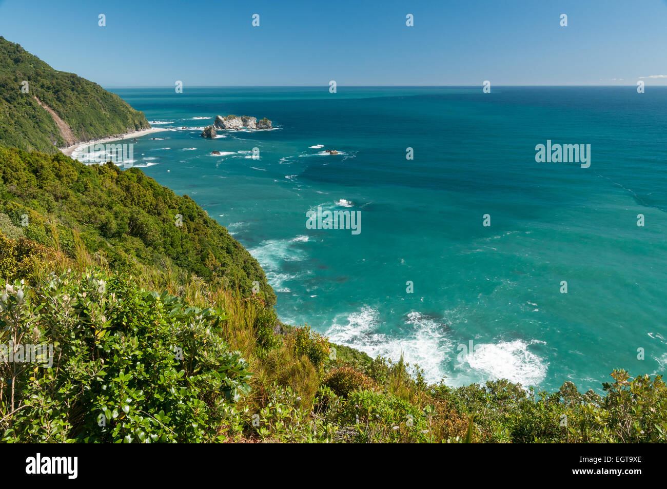 The Tasman Sea, Knight's Point on State Highway 6, the Haast Highway, West Coast, South Island, New Zealand. Stock Photo