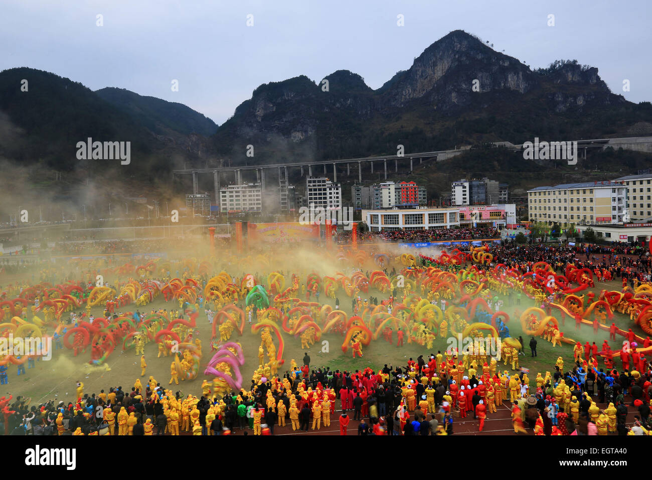 People perform during dragon dance hi-res stock photography and images ...