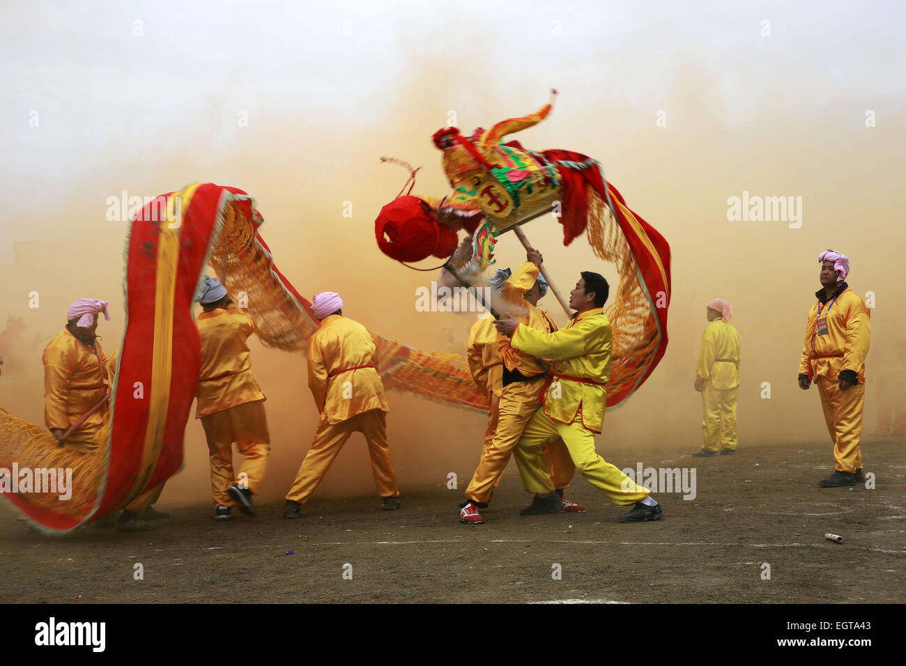 People perform during dragon dance hi-res stock photography and images ...
