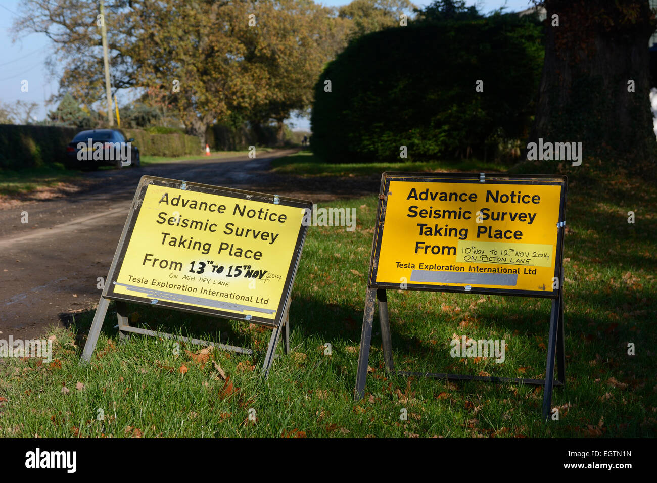 Seismic survey signs warning of road closures Stock Photo Alamy