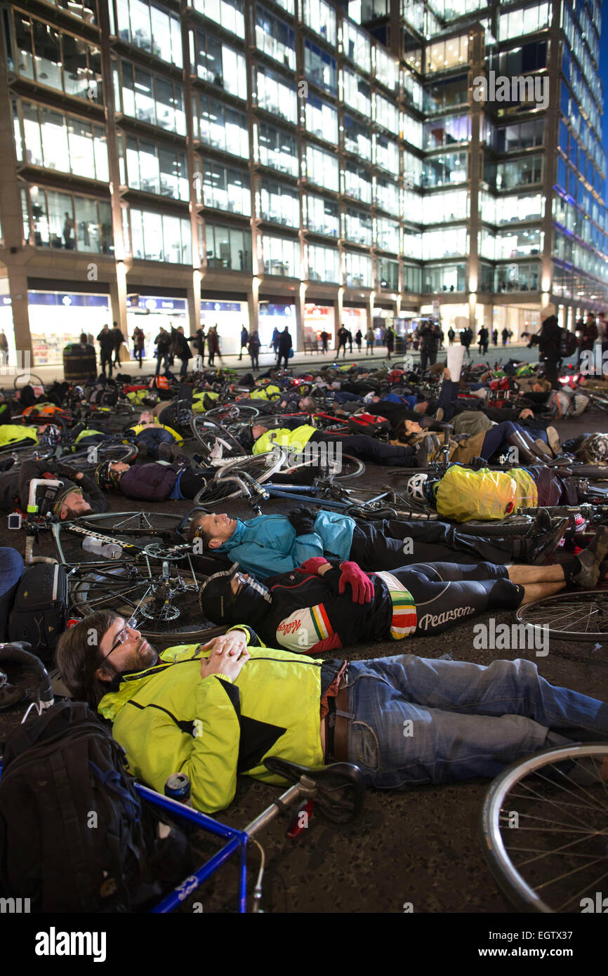 London, UK. 2nd March, 2015. Protest and VIgil Die-In to remember Claire Hitier-Abadie in Victoria, London, UK 02.03.2015 Die-in vigil after fourth cyclist to die in road accidents in London, on the capitals busy roads where cyclists are calling for safer roads. Credit:  Jeff Gilbert/Alamy Live News Stock Photo