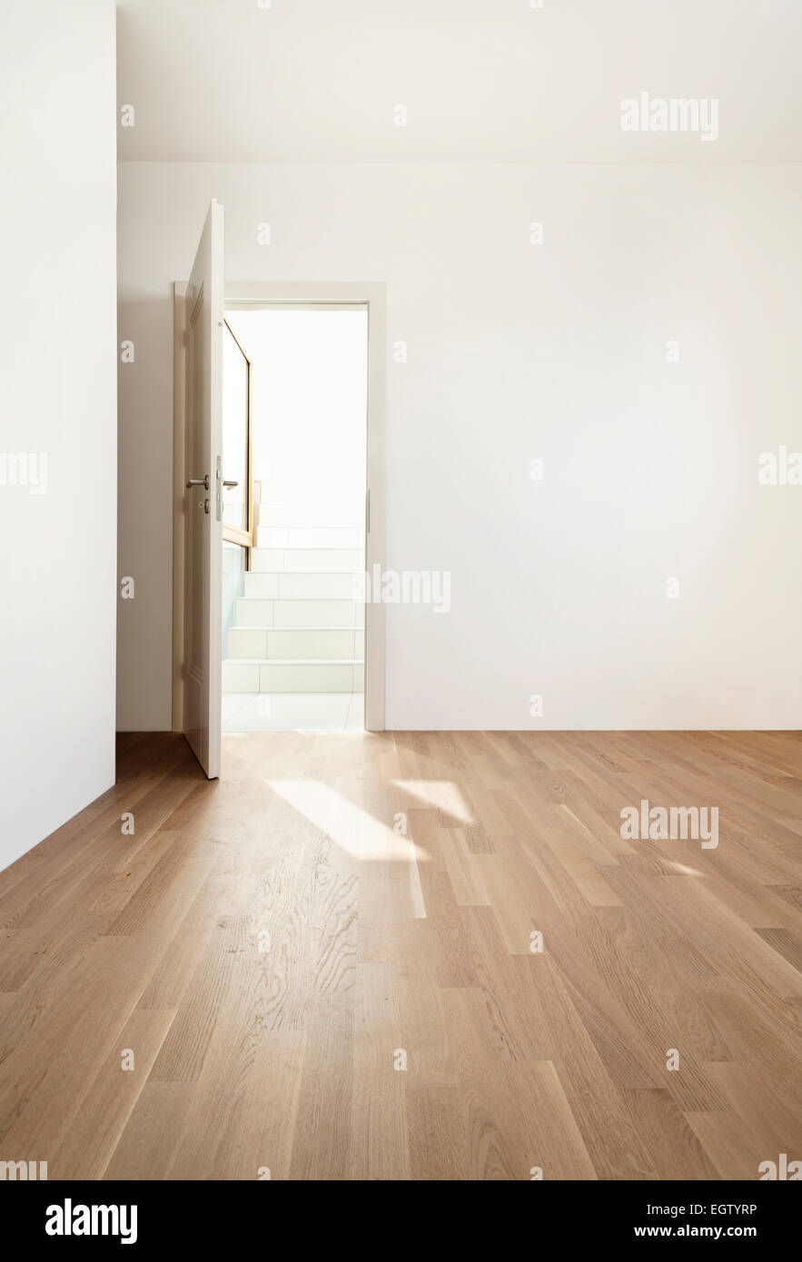 Empty white room white floor hi-res stock photography and images - Alamy