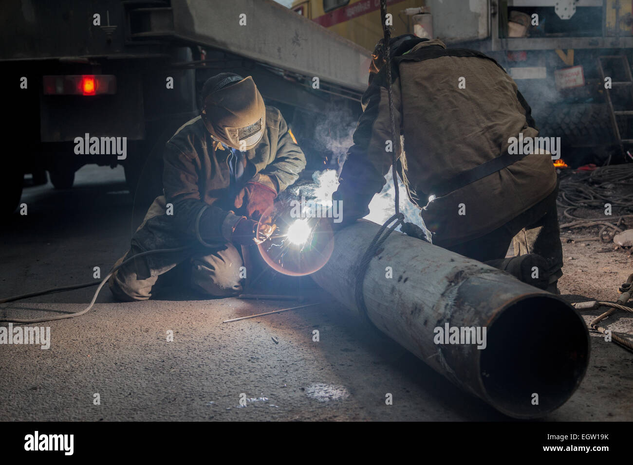 Welding accident hires stock photography and images Alamy