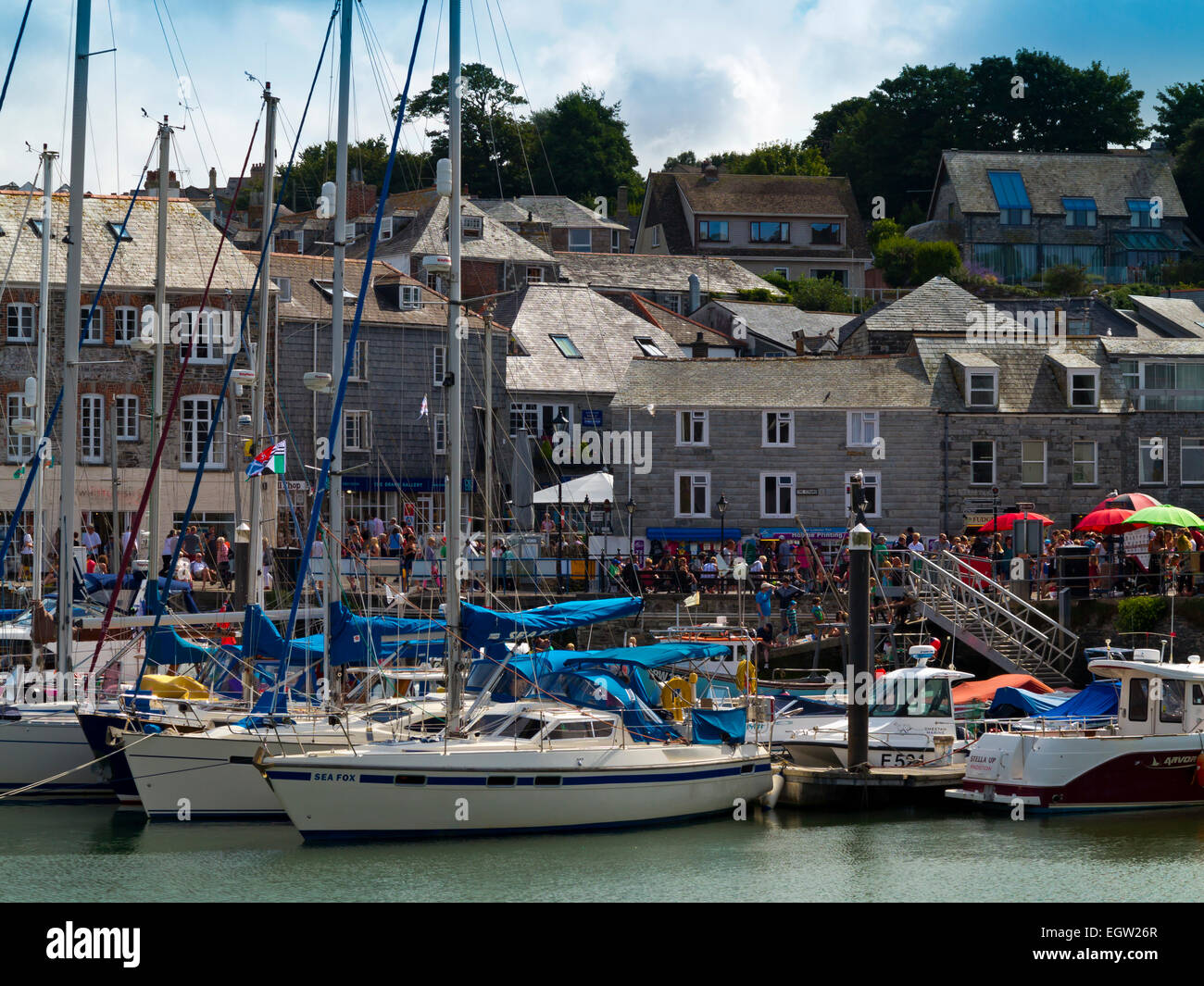 Padstow cornwall sailing harbour hi-res stock photography and images ...