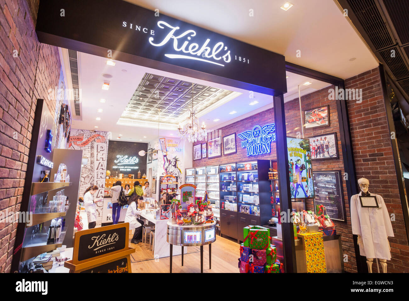 China, Hong Kong, Central, IFC Mall, Kiehl's Store Stock Photo Alamy