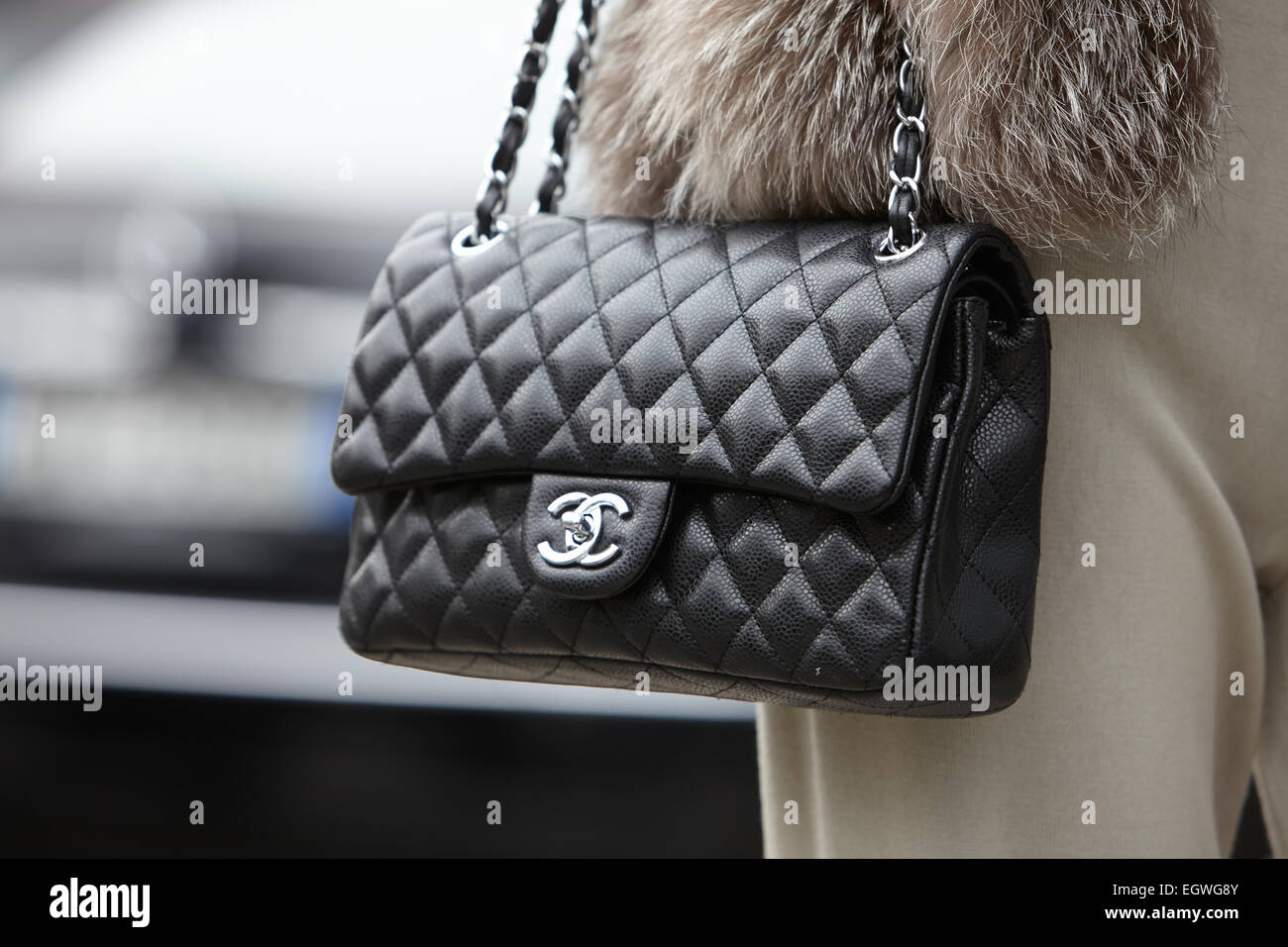 chanel top handle caviar leather
