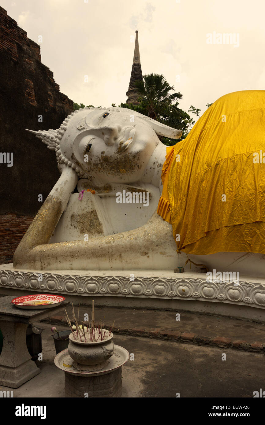 The Temple of the Reclining Buddha in Wat Yai Chai Mongkol in Ayutthaya Stock Photo