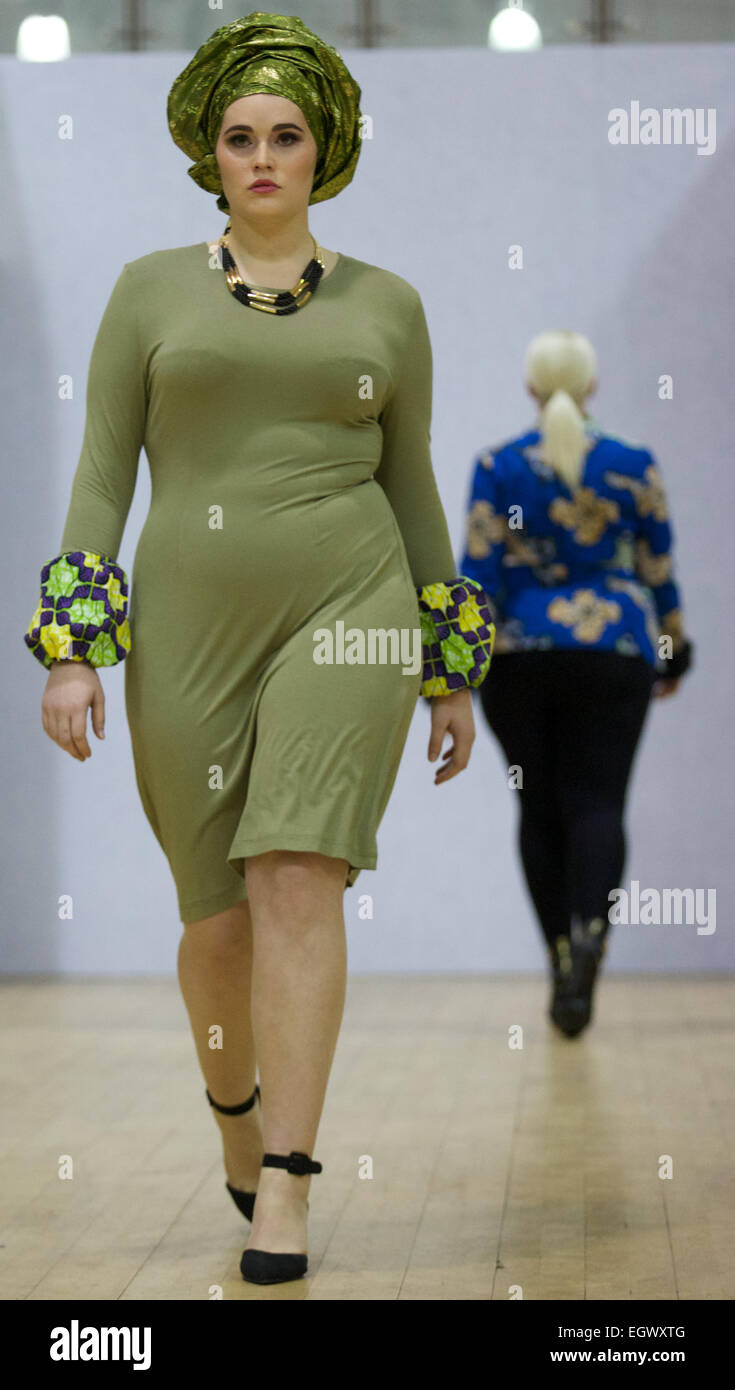 Plus size models hi-res stock photography and images - Alamy