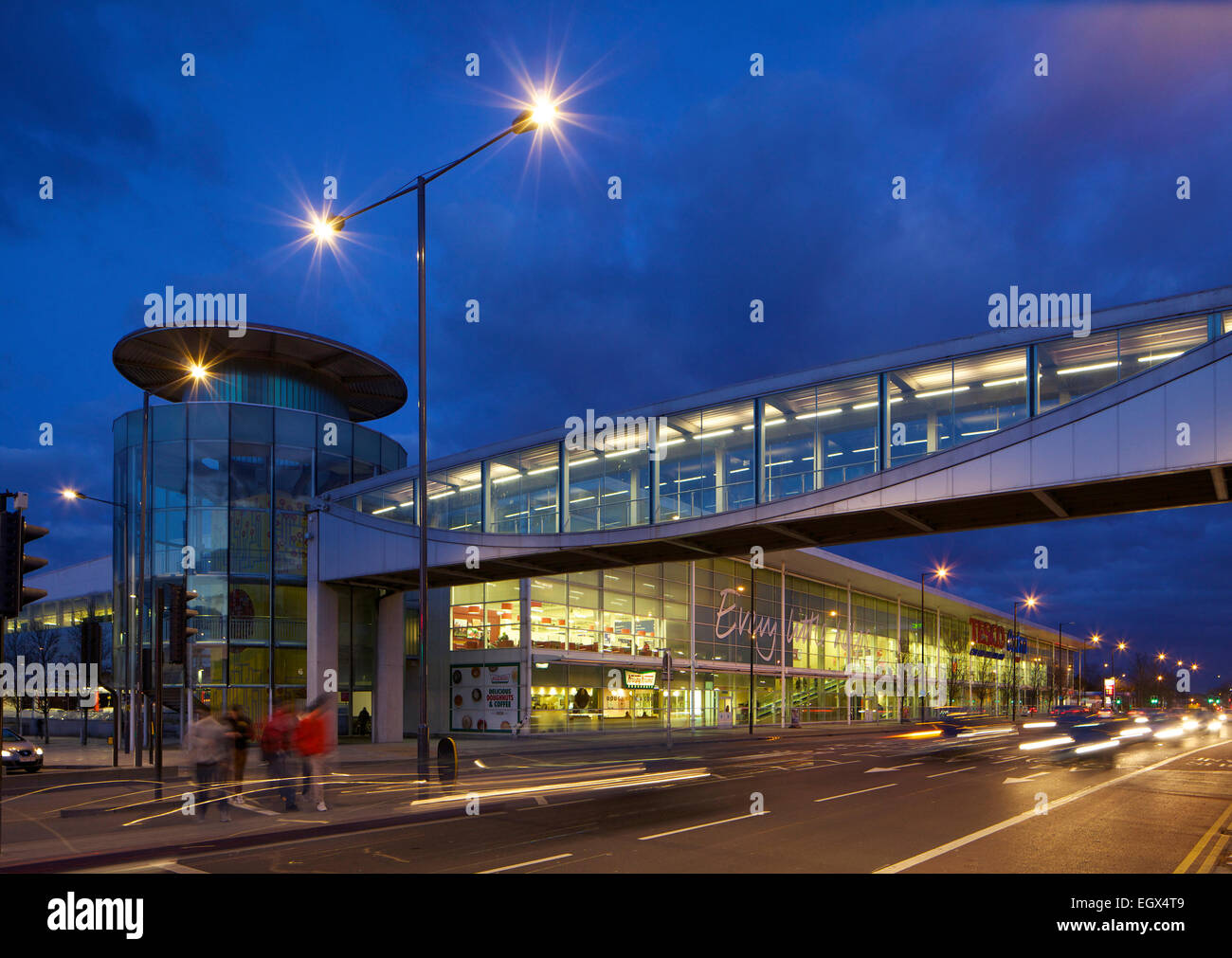 Tesco supermarket, Slough town centre Stock Photo Alamy
