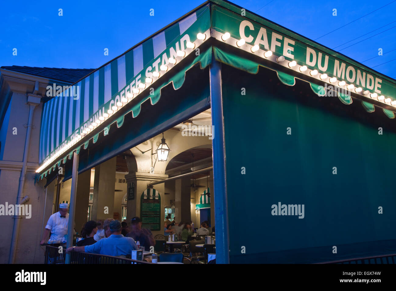 CAFE DU MONDE COFFEE STAND JACKSON SQUARE FRENCH QUARTER DOWNTOWN NEW