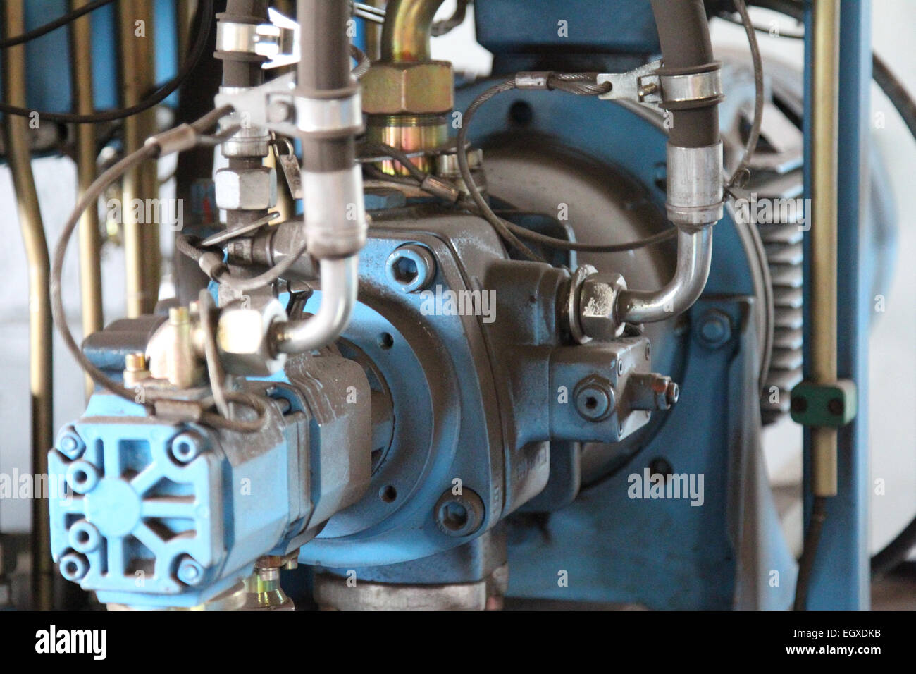 Elements of piping connections of hydraulic and pneumatic systems Stock