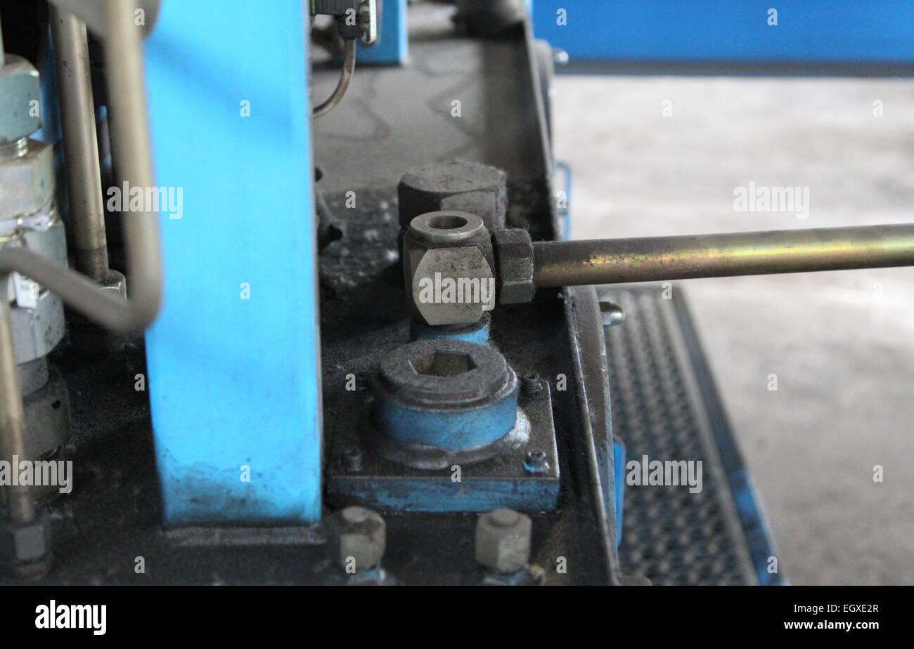 Elements of piping connections of hydraulic and pneumatic systems Stock
