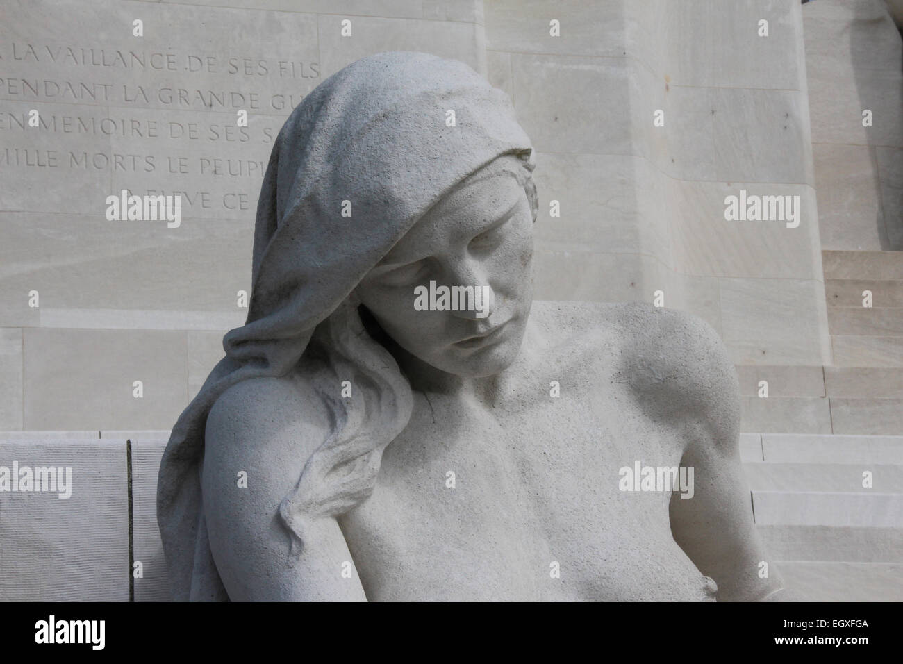 Stone statue at Canadian National Vimy Memorial. Mémorial national du