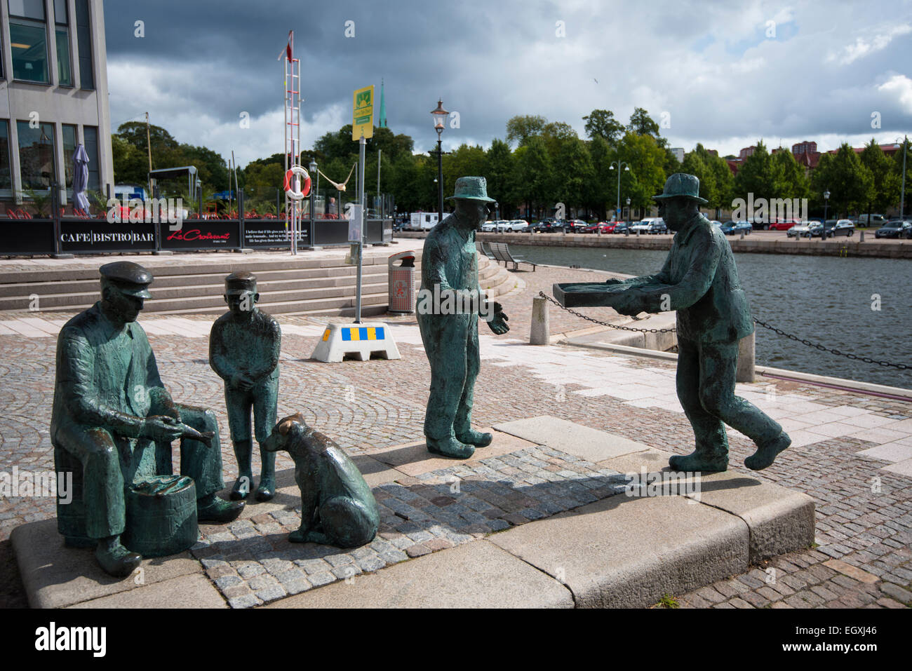Statue of fish market workers outside the fish market known as Fish ...
