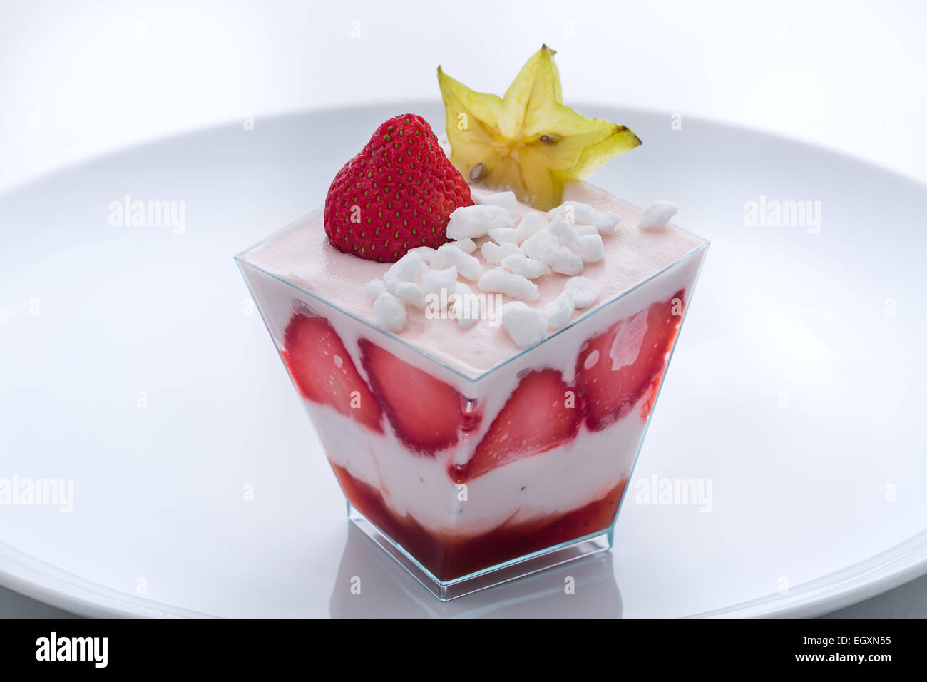 strawberry frozen yogurt cake Stock Photo Alamy