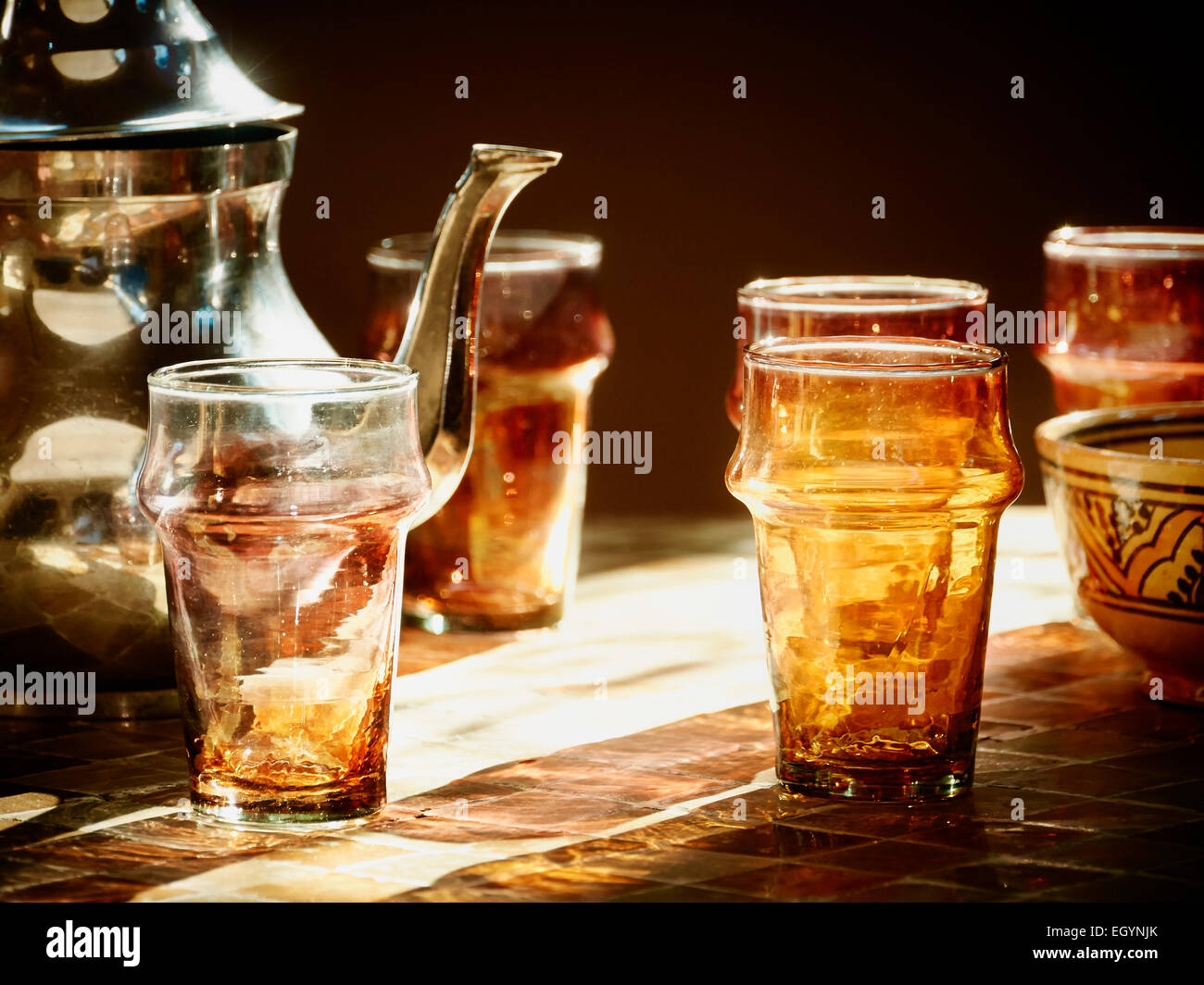 Morocco, Casablanca, tea pot and tea glasses in a teahouse Stock Photo