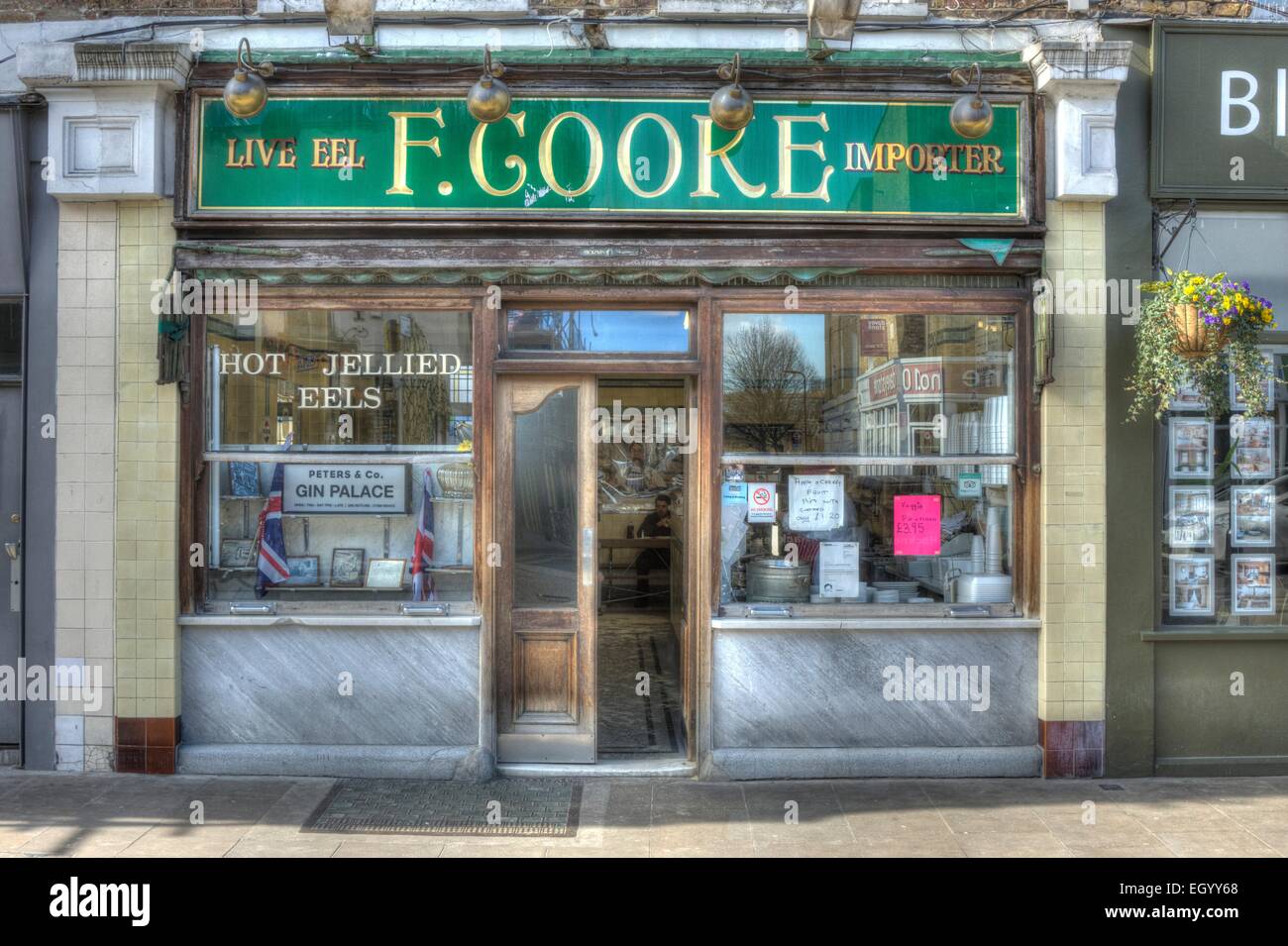 Broadway Market, Hackney, jellied Eel shop F Cooke Stock Photo Alamy