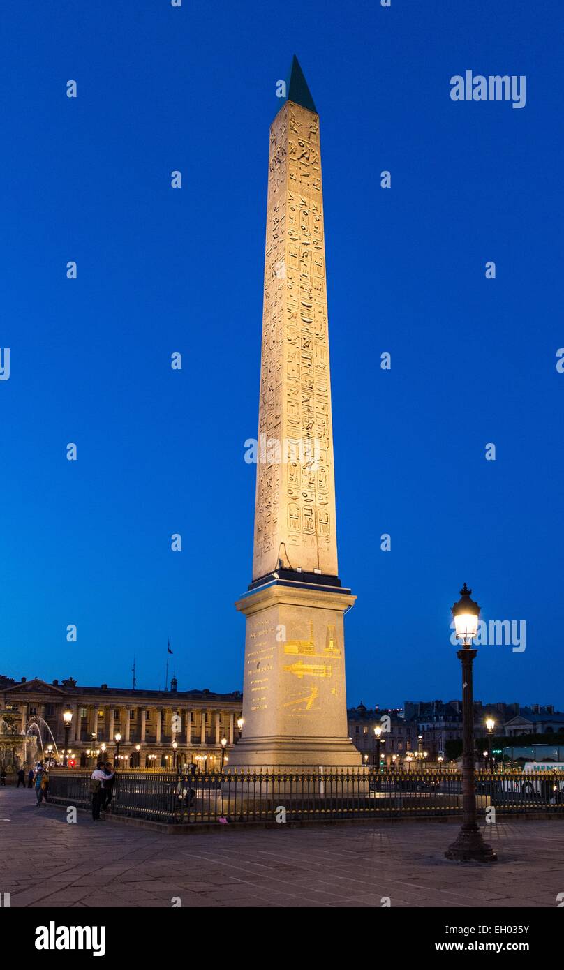 ActiveMuseum 0003275.jpg / The Obelisk, view from Trocadero in nightfall, Paris 04/06/2013  -   / 21th century Philippe Sauvan-Magnet / Active Museum Stock Photo