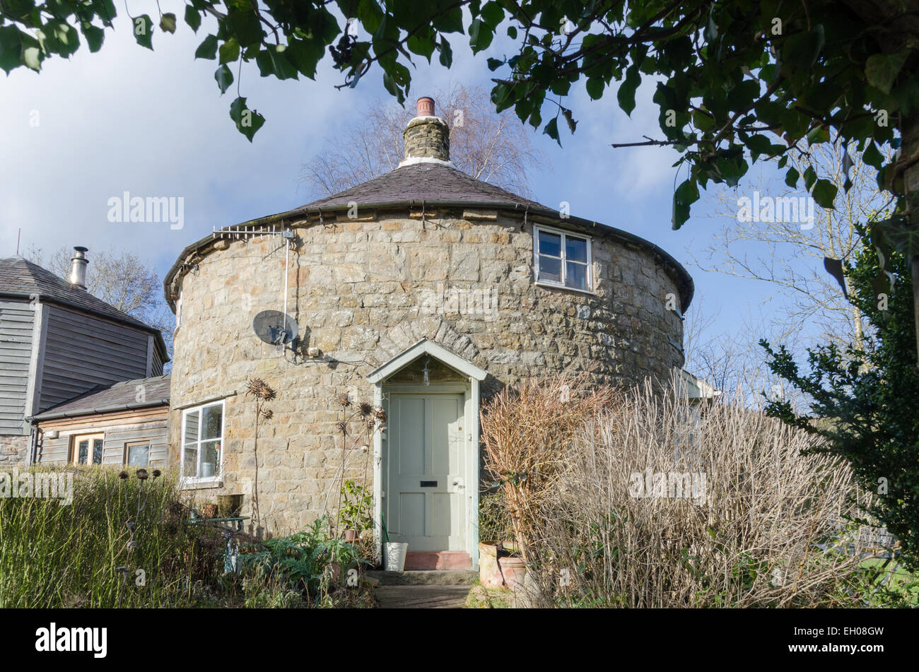 A traditional roundhouse in the Shropshire village of Aston on Clun near Craven Arms Stock Photo