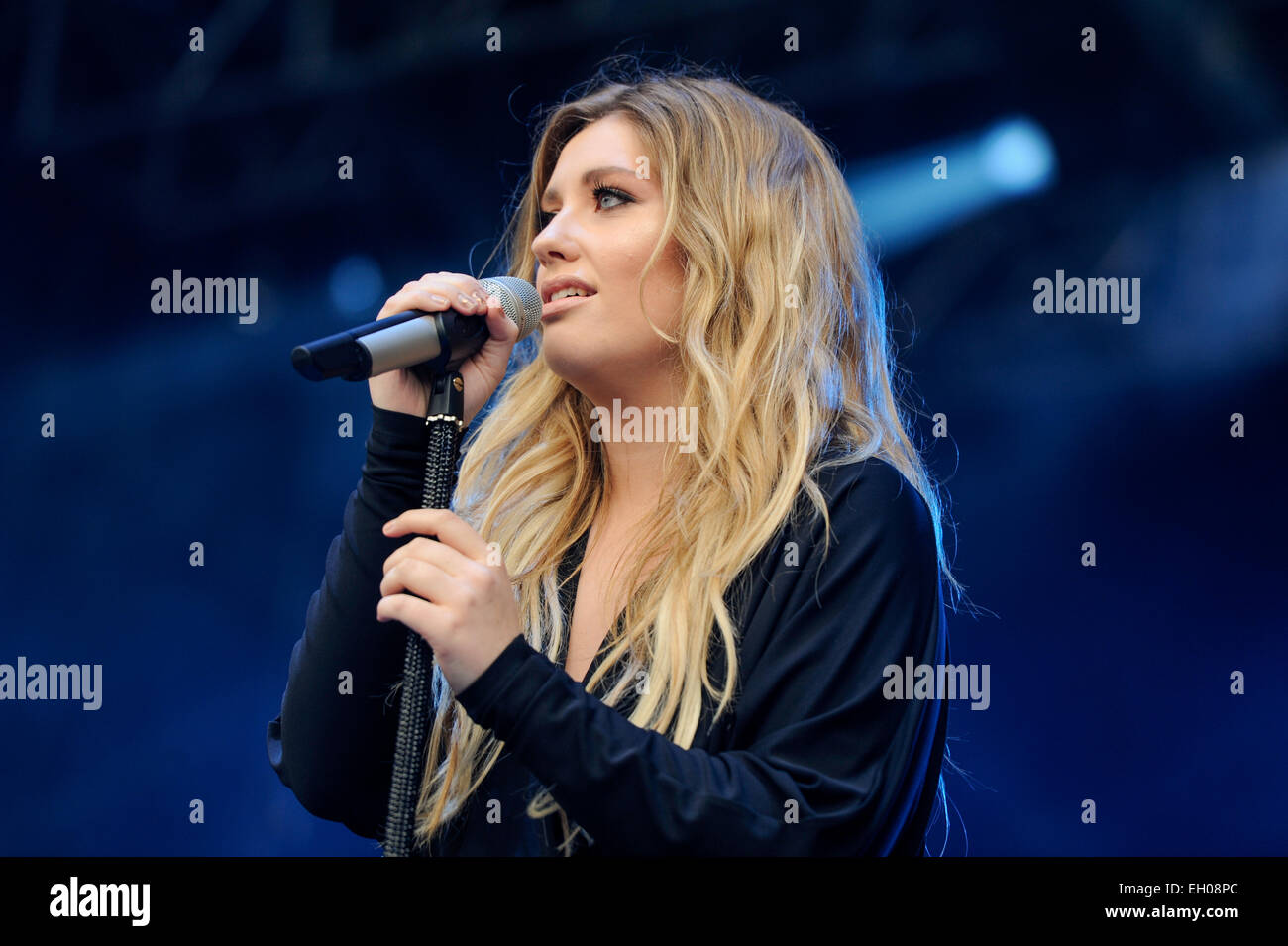 Ella henderson hi-res stock photography and images - Alamy