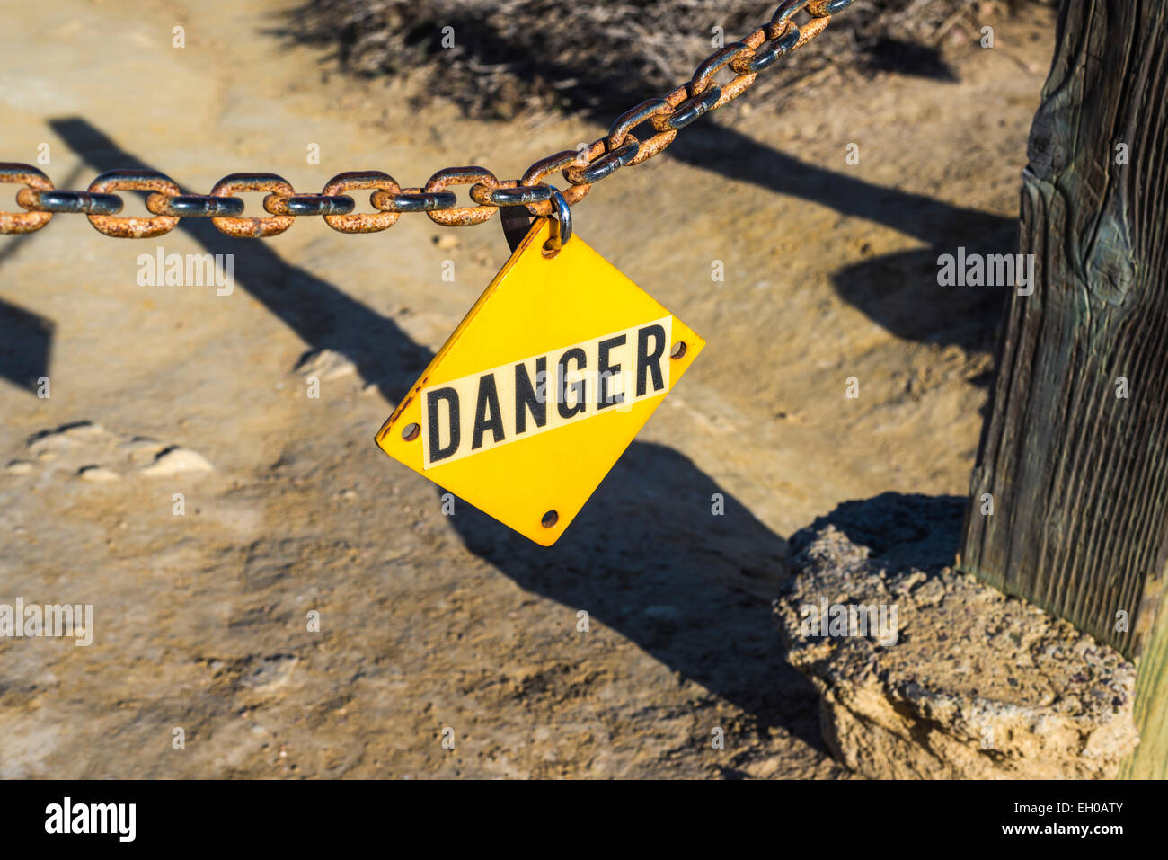 Hanging sign chain hires stock photography and images Alamy