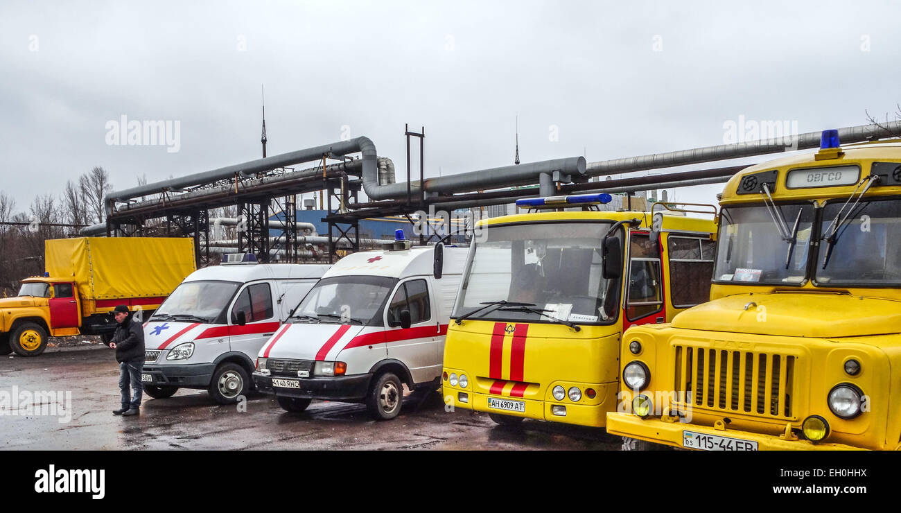 March 4, 2015 - Vehicles of rescue personnel near the Zasyadko mine in ...