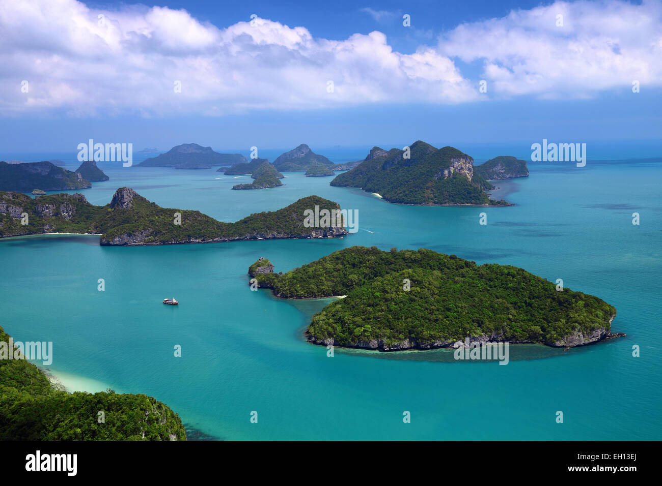 beautiful turquoise waters surrounding Ko And Thong in southern Thailand Stock Photo