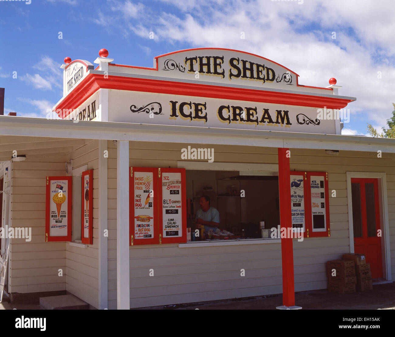 'The Shed' ice cream shop, Buckingham Street, Arrowtown, Otago Region, South Island, New Zealand Stock Photo